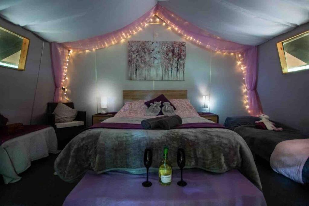 Cosy Woodland Romantic Retreat With Log Fires And Nature Sturry ภายนอก รูปภาพ